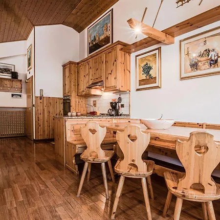 Sellaronda Apartment *